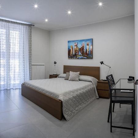 Dame Bed & Breakfast ซาแลร์โน ภายนอก รูปภาพ
