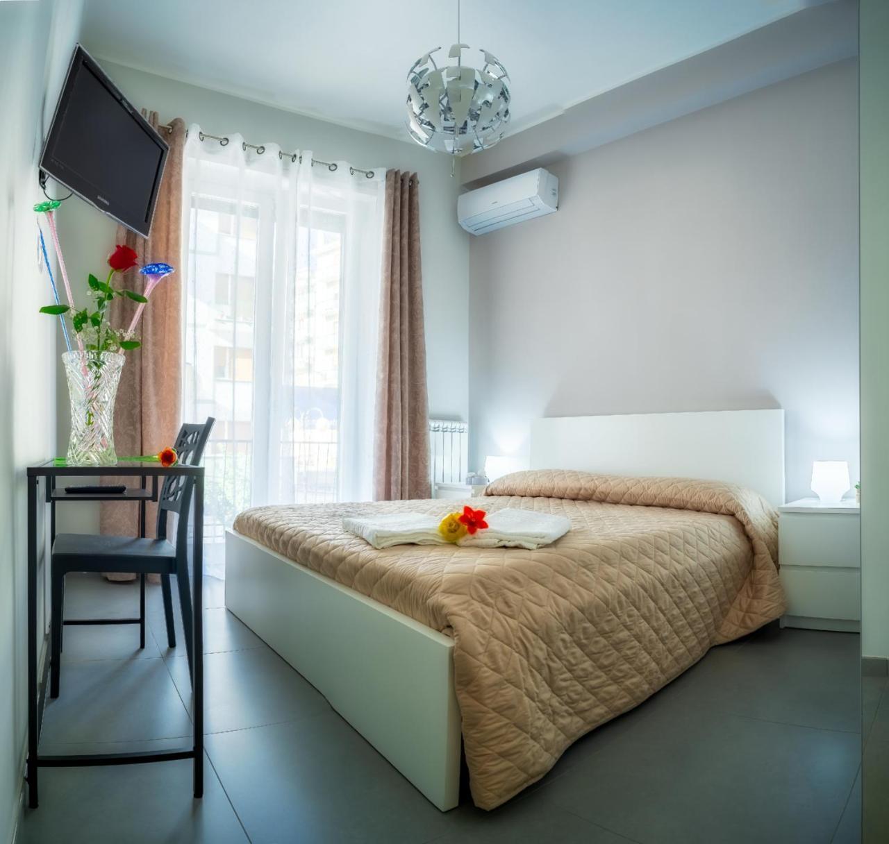 Dame Bed & Breakfast ซาแลร์โน ภายนอก รูปภาพ